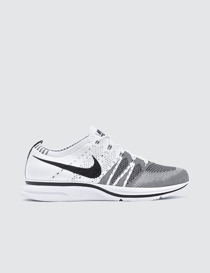 Flyknit trainer outlet black mens