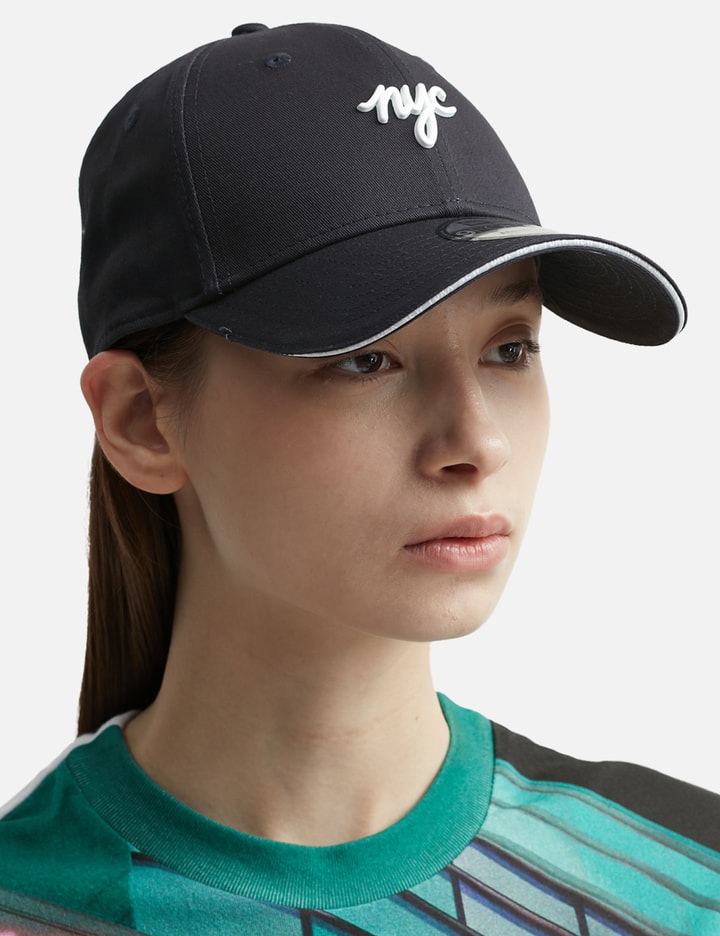 New Era 940 NYC SANDWICH Visor Cap HBX HYPEBEAST 為您搜羅全球潮流時尚品牌