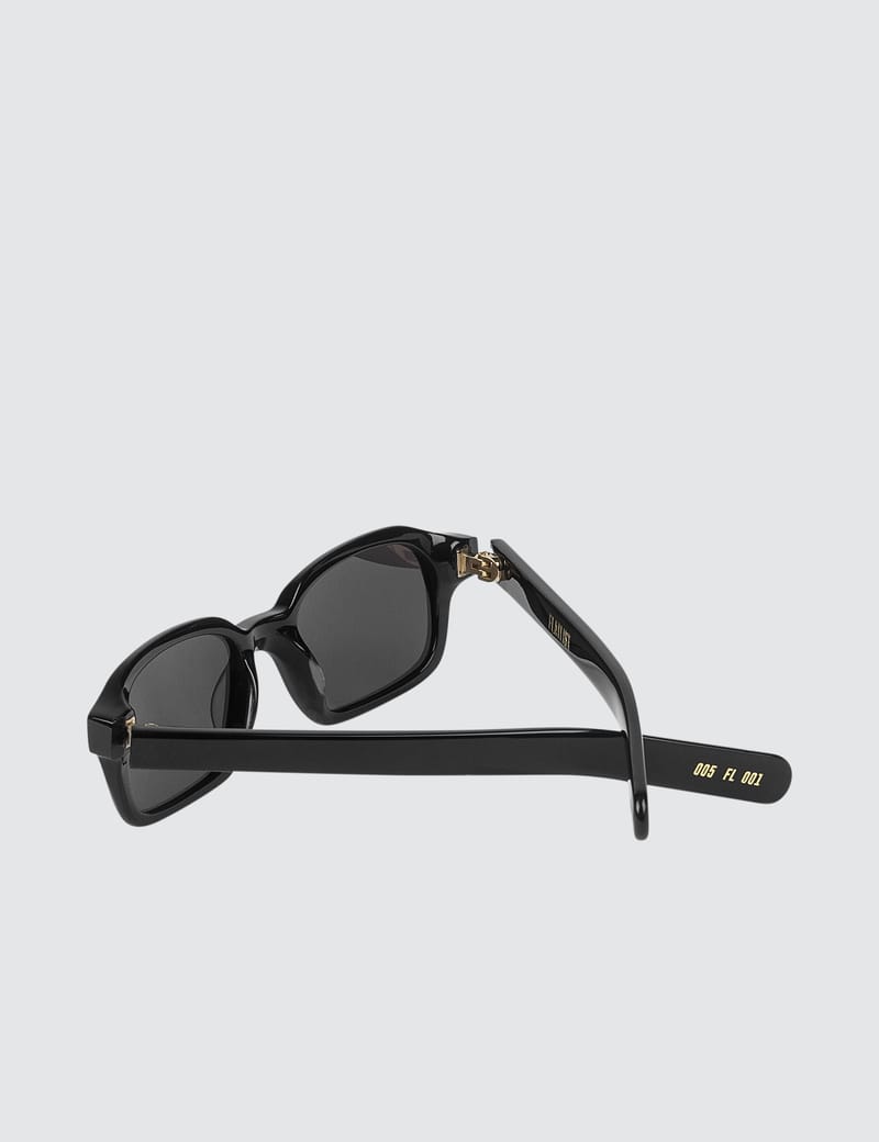 FLATLIST - Hanky With Solid Black Lens | HBX