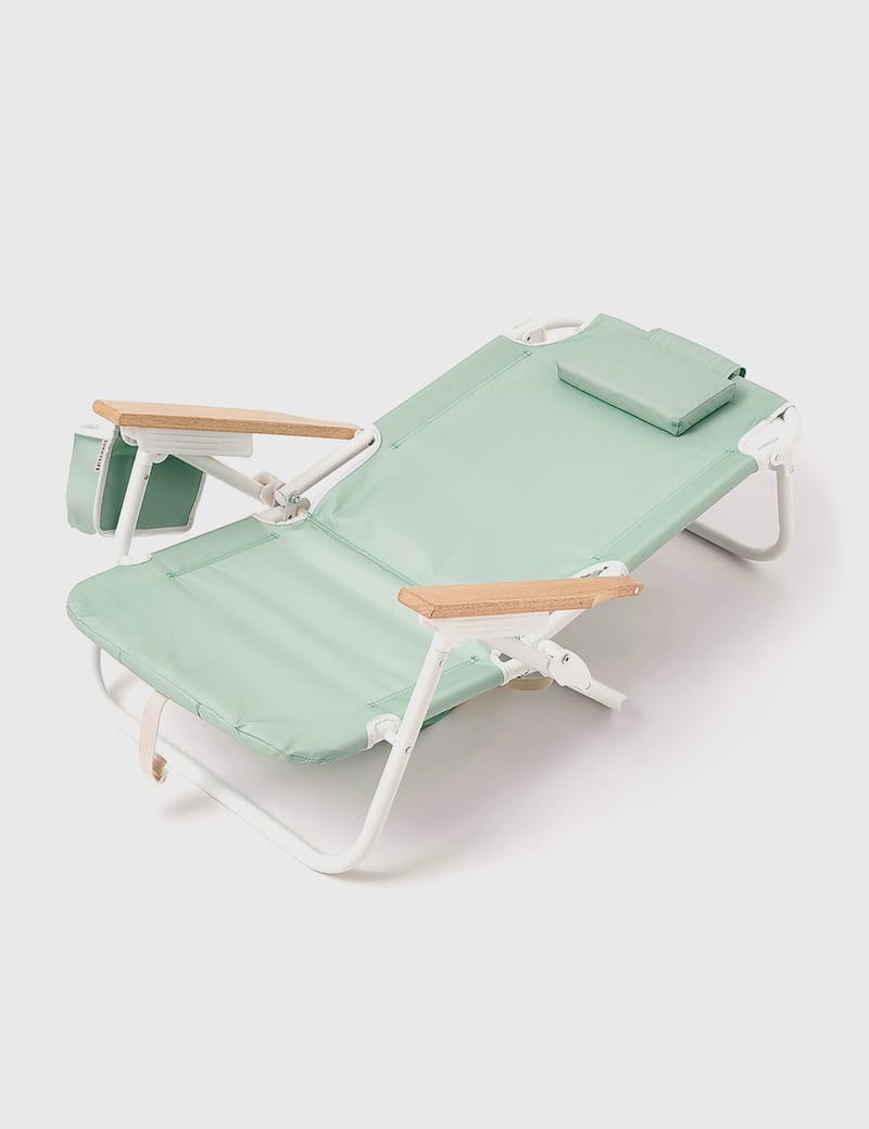 Fashion 2 SunnyLife Sage Green Deluxe Beach Chairs