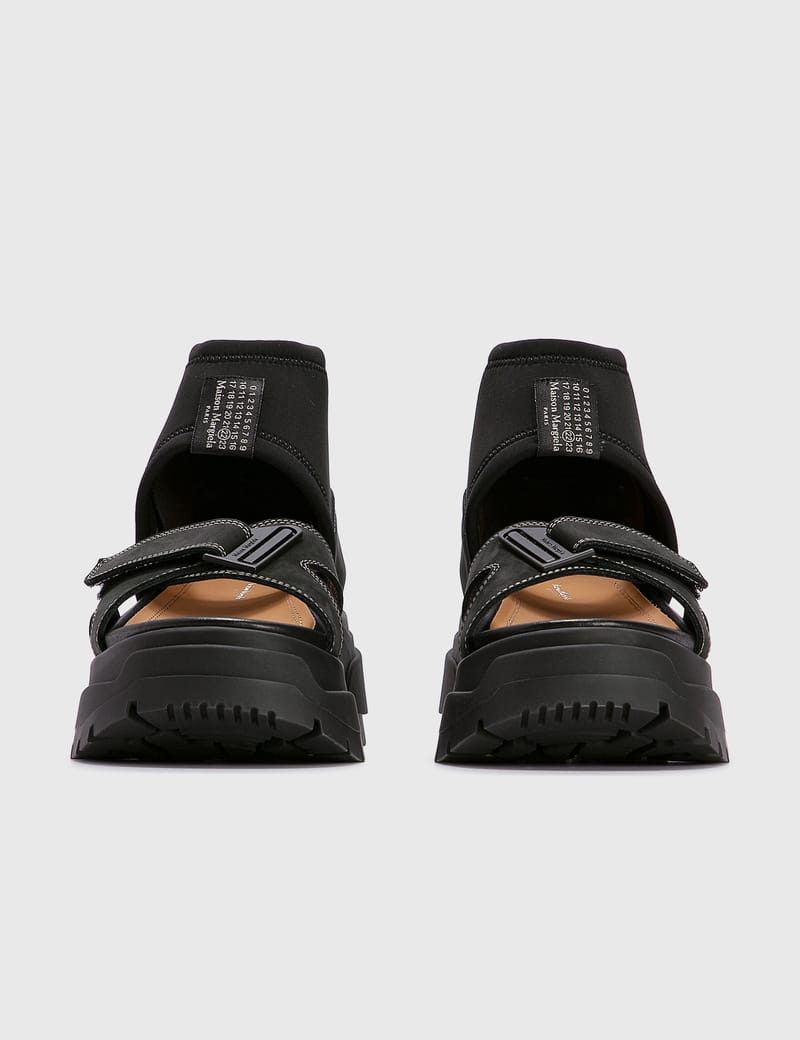 メゾン マルジェラ - ストラップ スエードサンダル | HBX