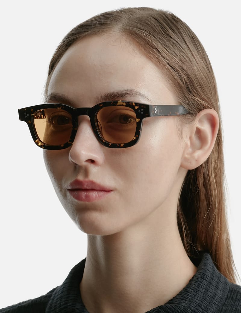 Akila - Ascent Sunglasses | HBX - Globally Curated Fashion and