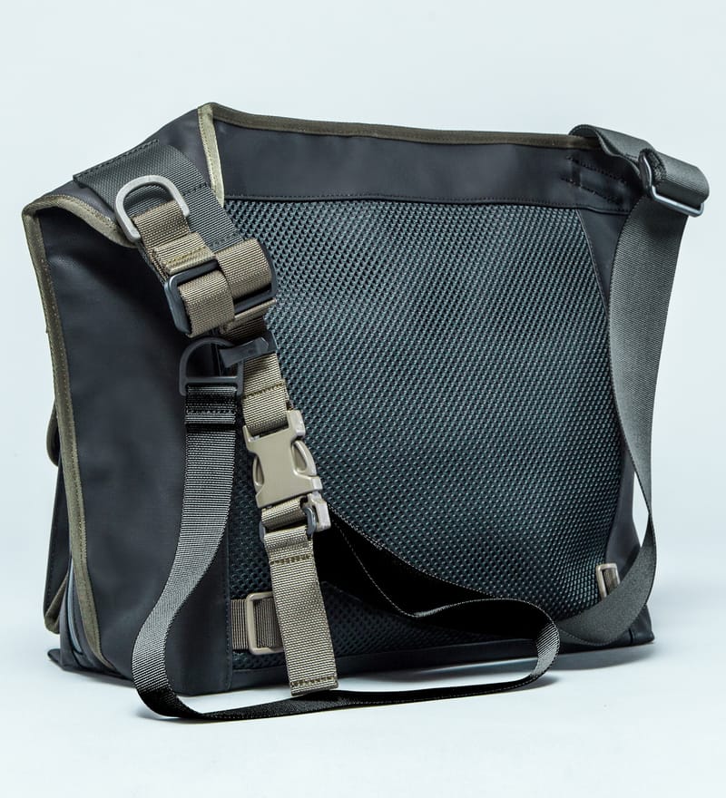 ACRONYM - Black 3A-1 Shoulder Bag | HBX - ハイプビースト(Hypebeast