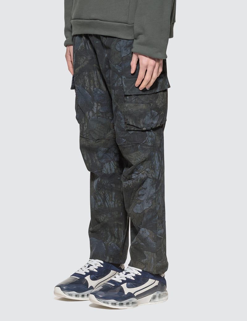 JOHN ELLIOTT Panorama Cargo Pant in Tree Camo Brown | FWRD