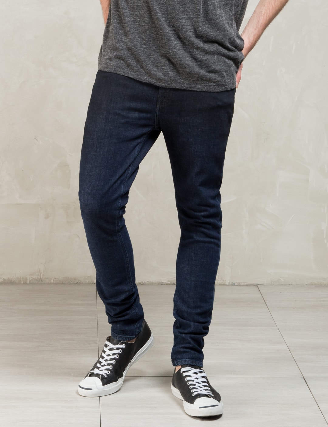 Nudie Jeans - Indigo Eclipse Pipe Led Jeans | HBX - HYPEBEAST 為您搜羅全球潮流時尚品牌