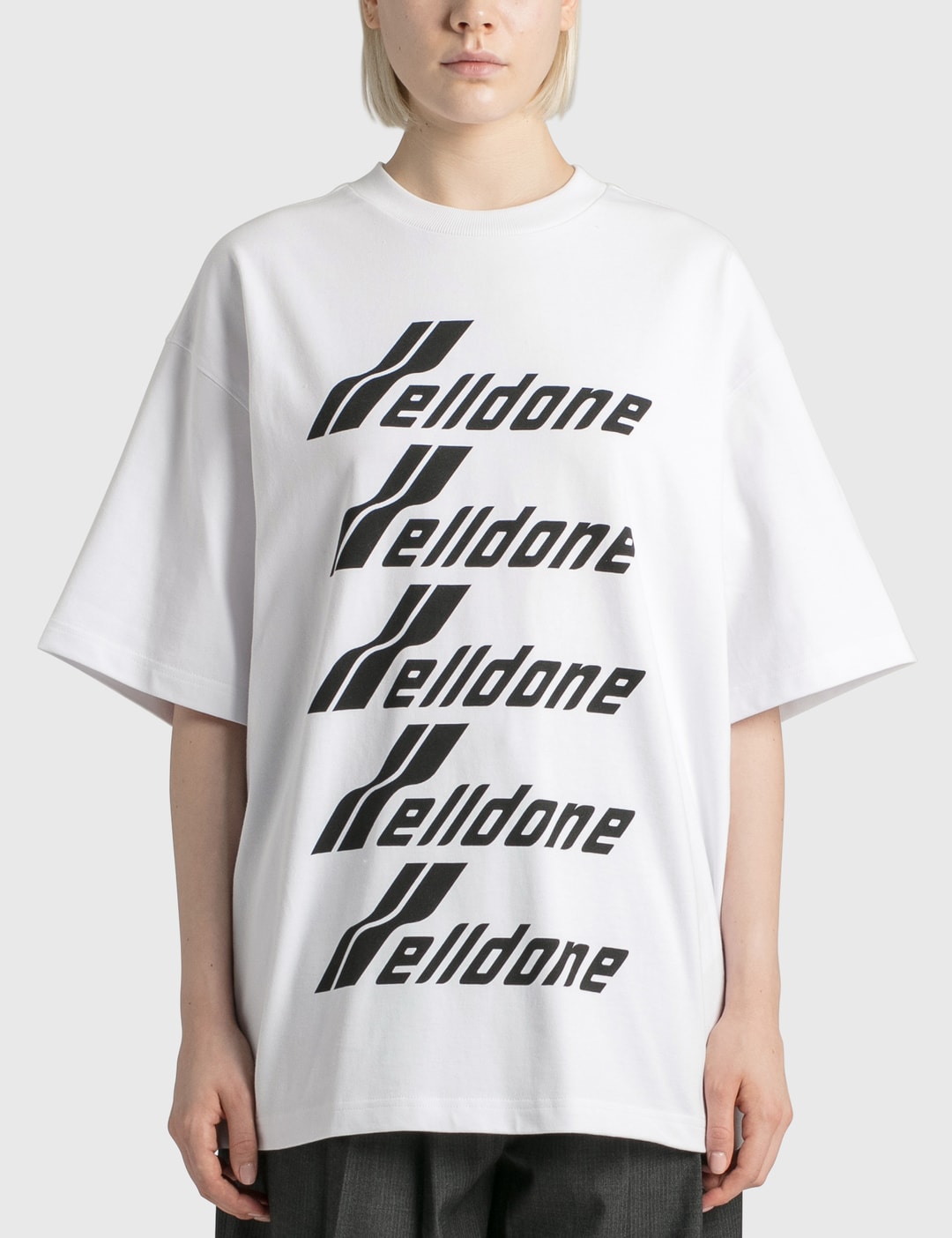 We11done - Welldone Front Logo T-shirt | HBX - HYPEBEAST 為您搜羅全球潮流時尚品牌