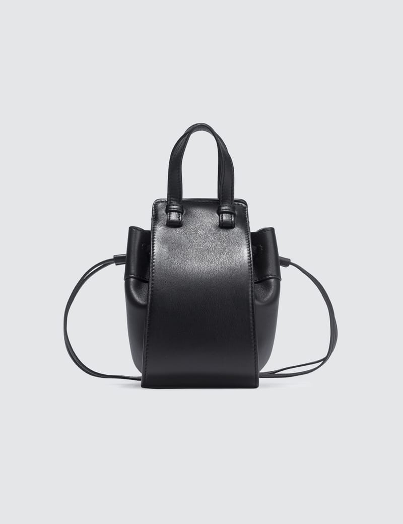 ロエベ - Mini Hammock DW Bag | HBX - ハイプビースト