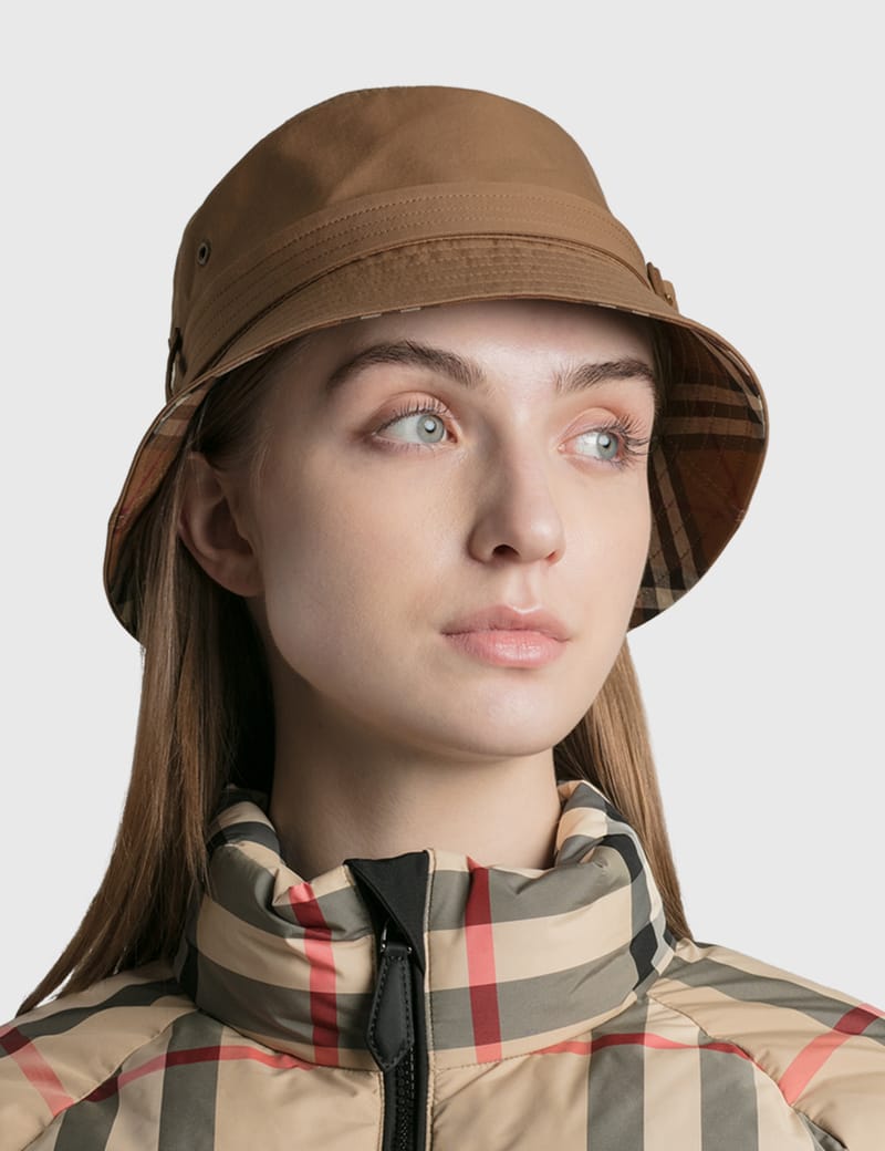 Burberry hat discount womens