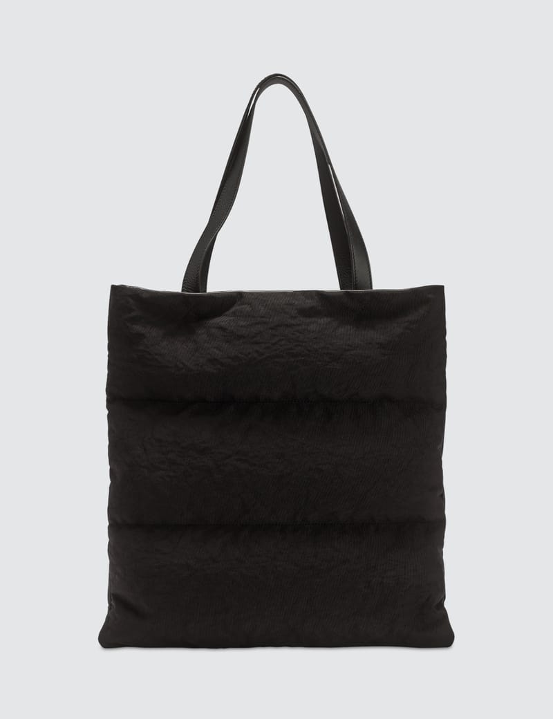 ロエベ - Vertical Tote Puffy Bag | HBX - ハイプビースト