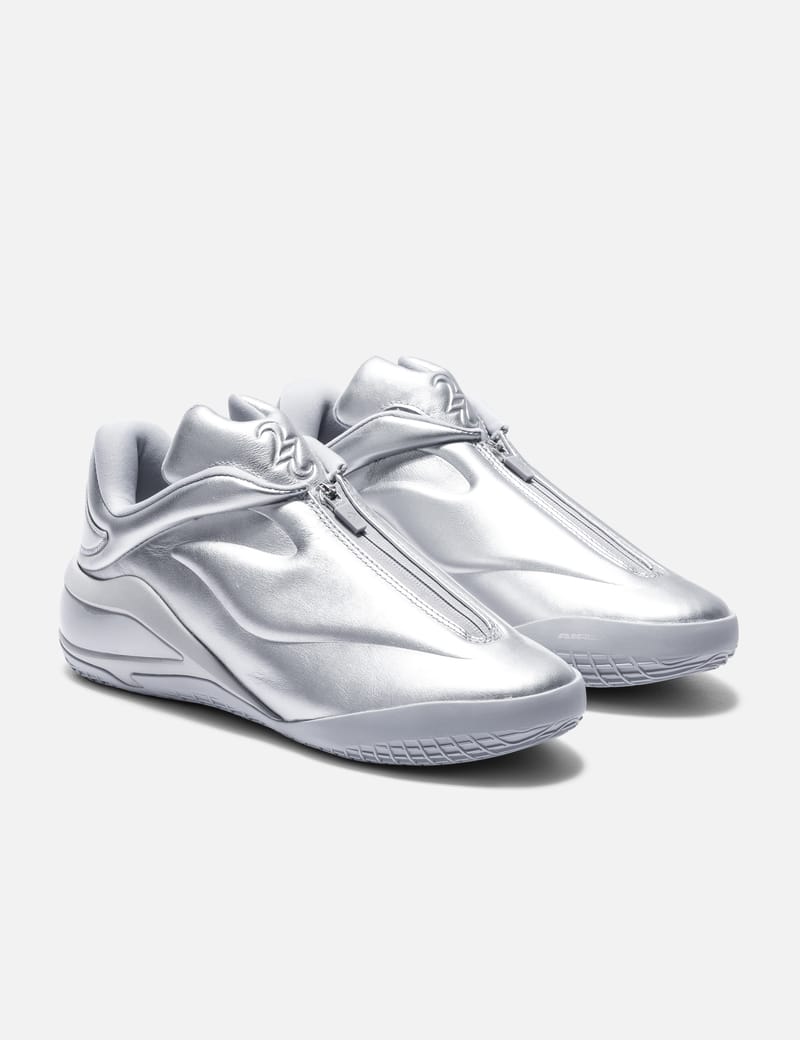Converse SHAI 001 Premium - 限定コラボのローカットバッシュ。成形