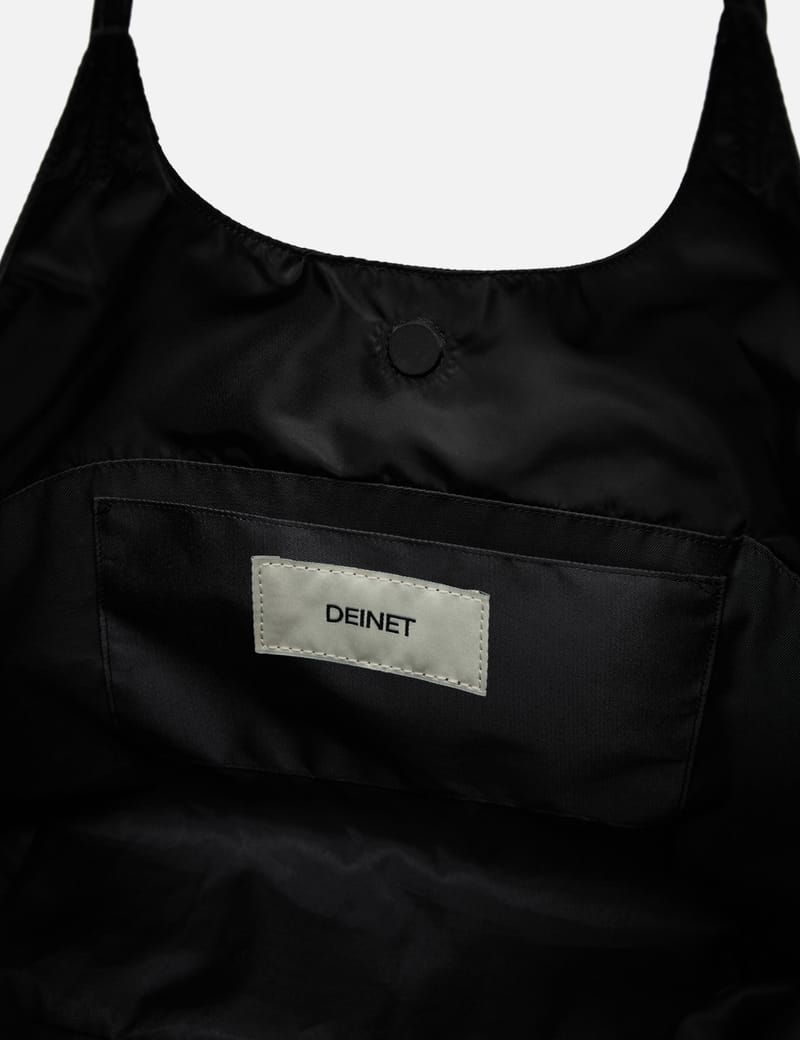 DEINET - Deinet Frill Big Bag In Black | HBX - Globally DEINET - Deinet Frill Big Bag In Black | HBX - Globally