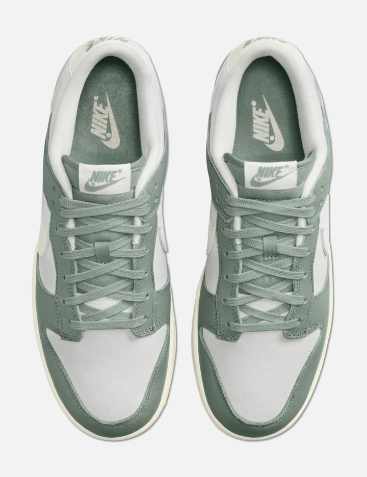 dunk low retro premium