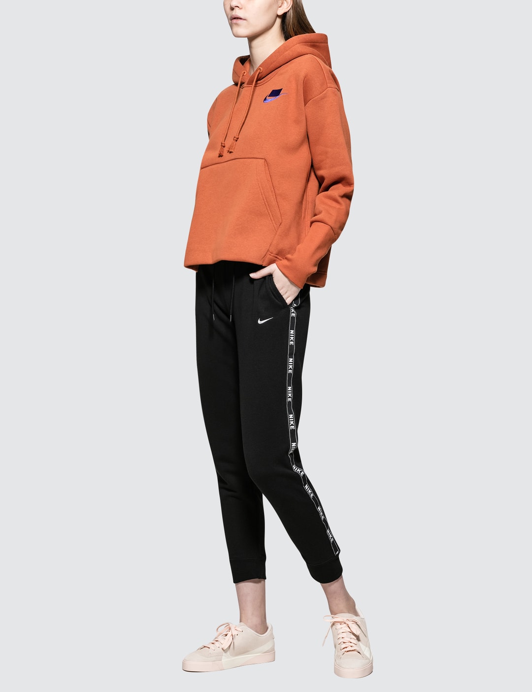 nike w nsw pant logo tape popper