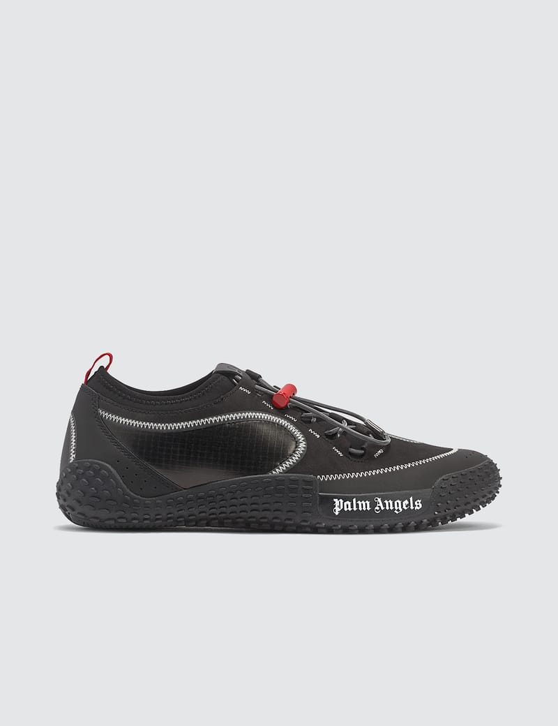 Palm Angels ブラック クロップドトップ Palm Angelsのブラック クロップド タンクトップがセール中
