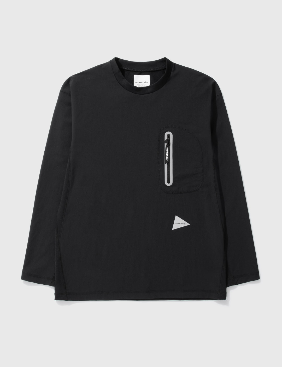 and wander - Hybrid Warm Pocket Long Sleeve T-shirt | HBX - HYPEBEAST 為