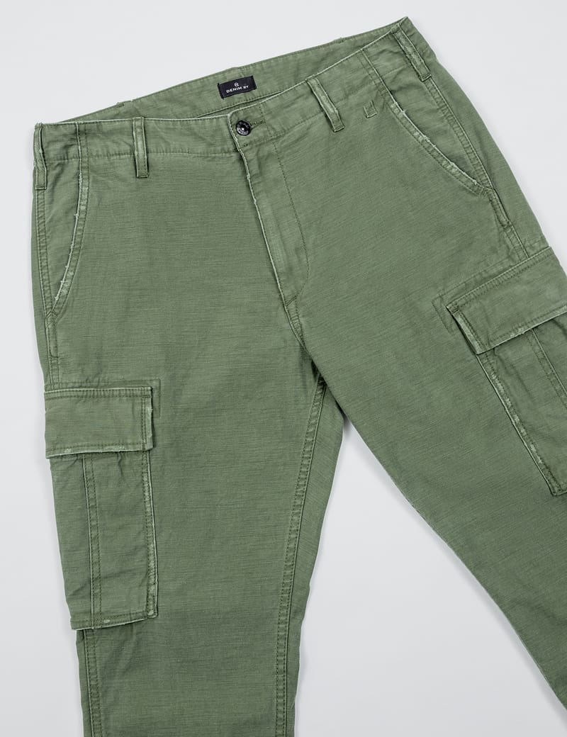 Denim By Vanquish & Fragment - 9/10 Cropped Length Cargo Pants 