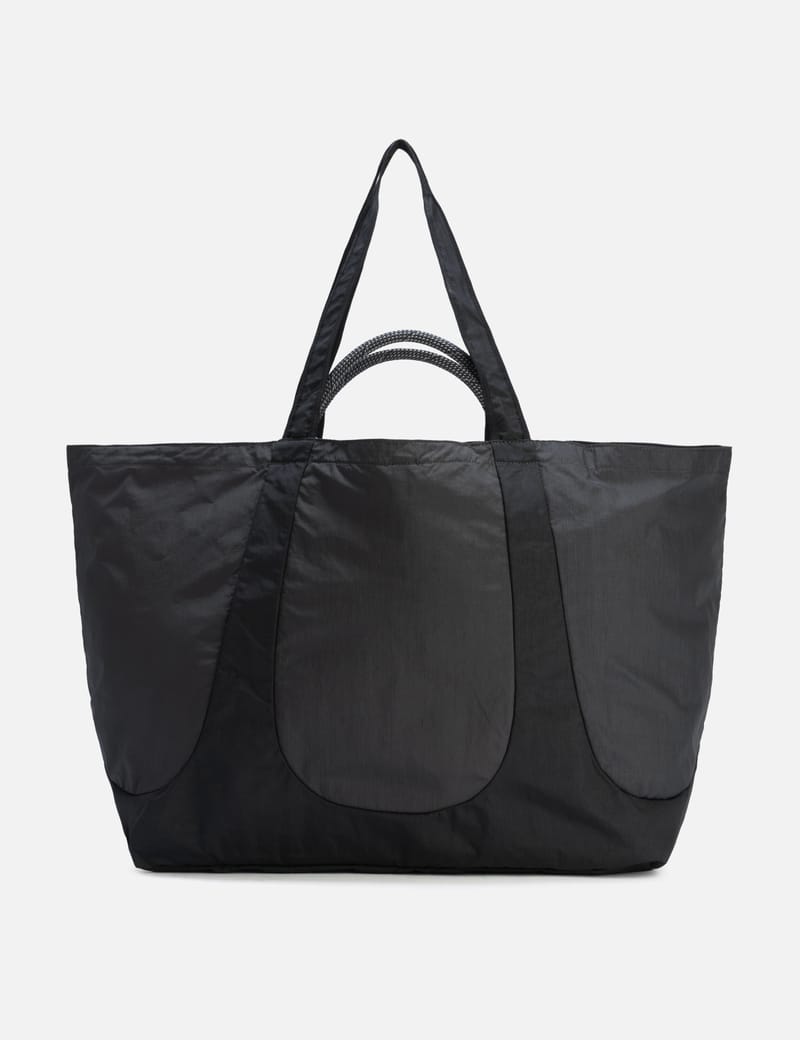 On On x IKON Cargo Pack 60L - 60L容量の軽量PUコーティング防水
