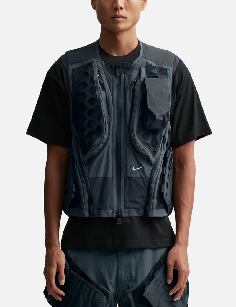 Nike pocket vest best sale