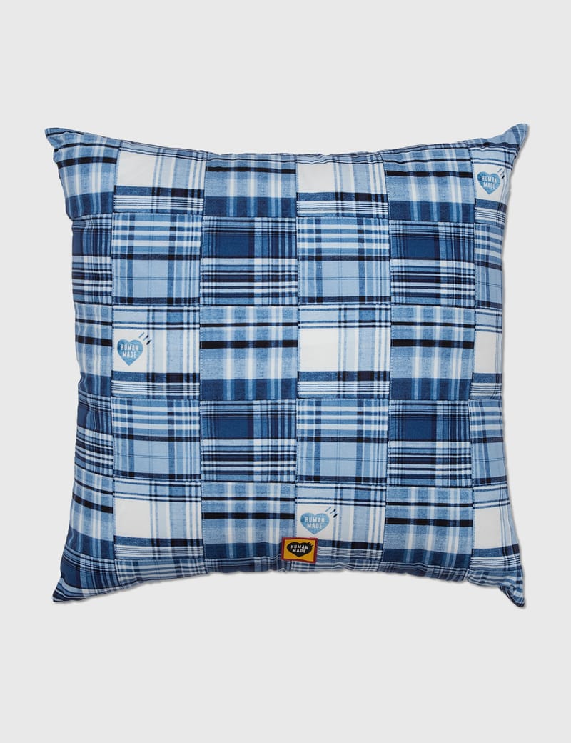 HUMAN MADE PATCHWORK CUSHION ブルー-