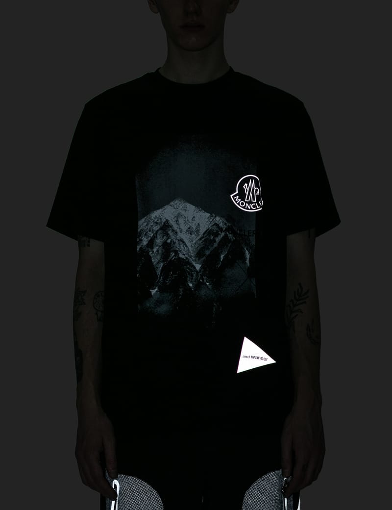 MONCLER ブラック Tシャツ Moncler Genius - 2 Moncler 1952 T-shirt | HBX - Globally