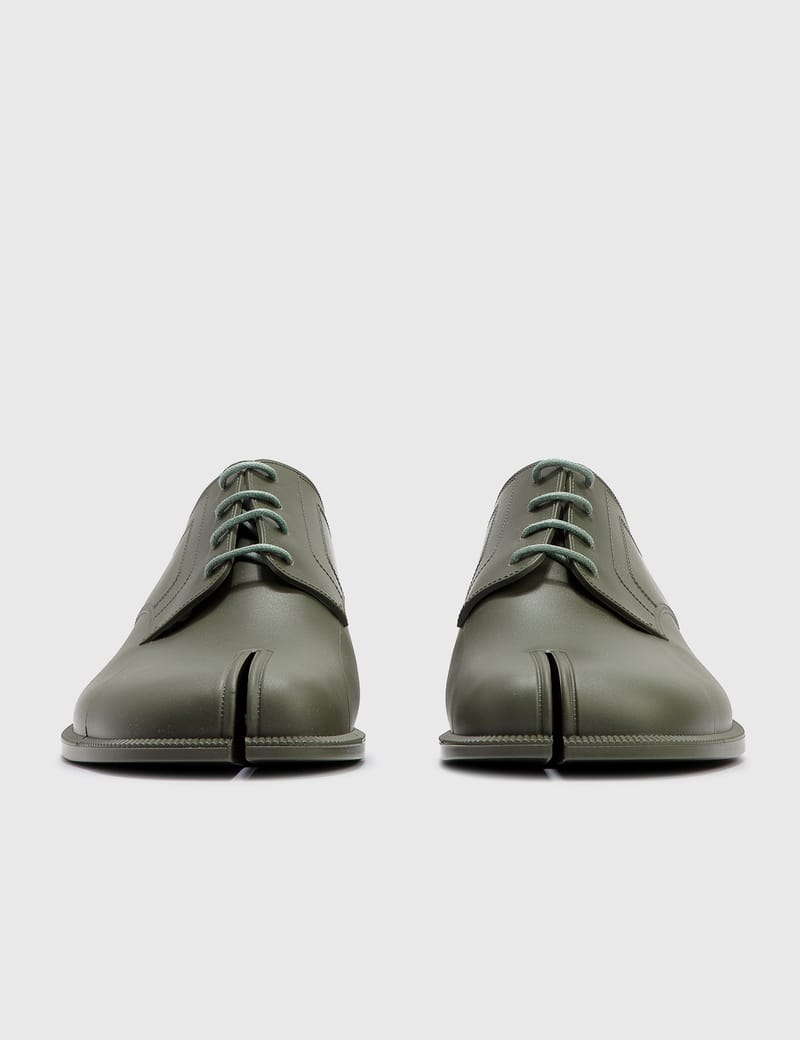 ファッション好きが選ぶ人気ブランドランキング Maison Margiela - Tabi ラバー ダービー レースアップ | HBX スニーカー