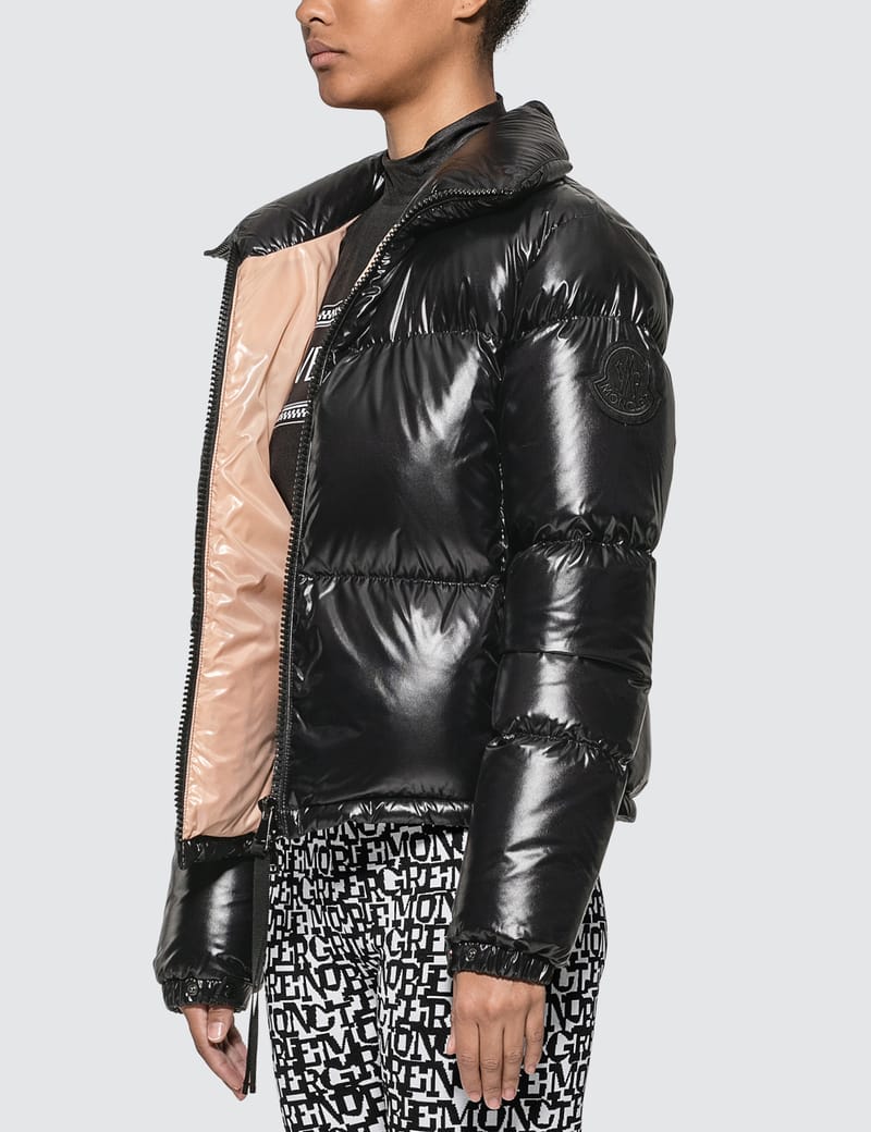 【極美品】MONCLER WOMEN CIGUE GIUBBOTTO ブラック 極美品】MONCLER WOMEN CIGUE GIUBBOTTO ブラック