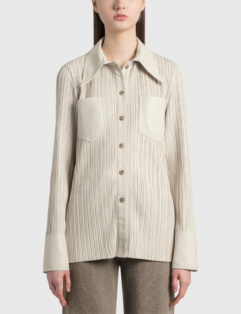 【THROW】PLEATS VEGAN LEATHER シャツ THROW by SLY（スローバイスライ）の「THROW PLEATS VEGAN