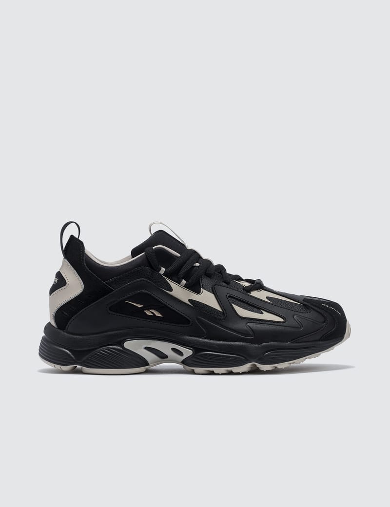 Reebok Wanna One x Reebok DMX Series 1200