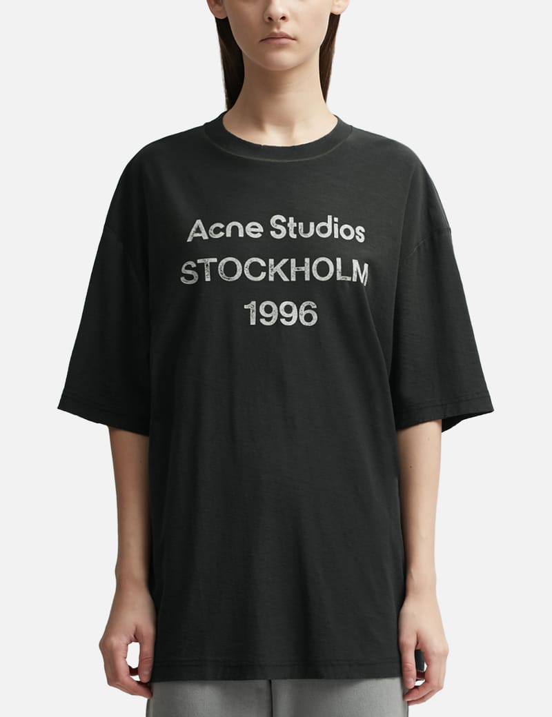 Acne Studios - フェイデッド ロゴ Tシャツ | HBX -  ハイプビースト(Hypebeast)が厳選したグローバルファッション&ライフスタイル