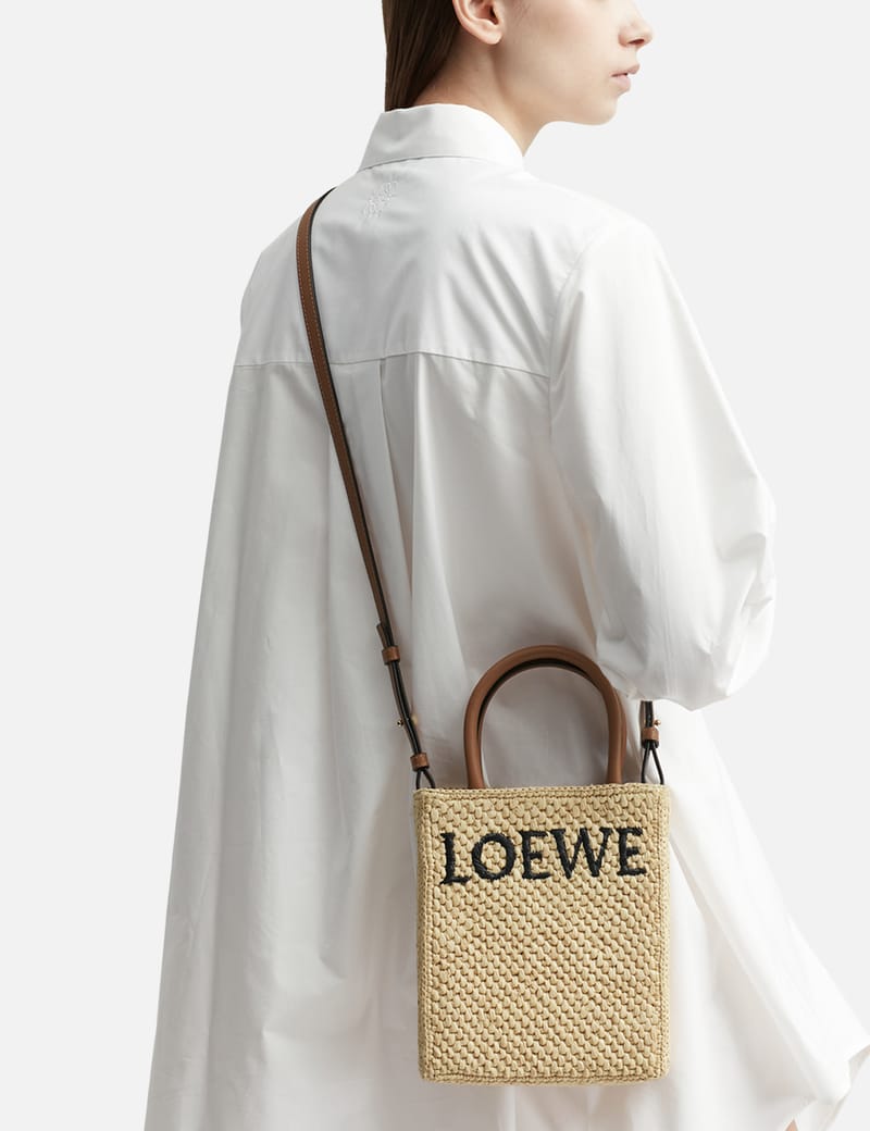 Loewe - スタンダード A5 トートバッグ | HBX - ハイプビースト 