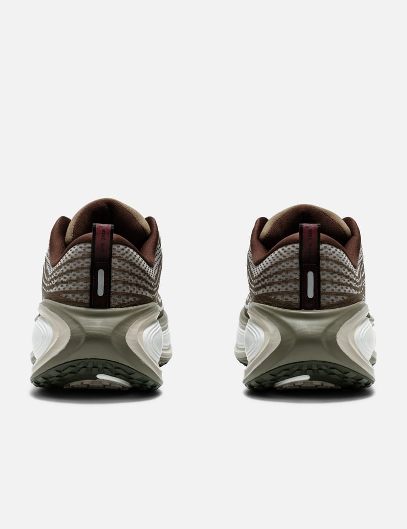 Nike Vomero Plus QS - フルZoomXフォームで快適クッション、通気
