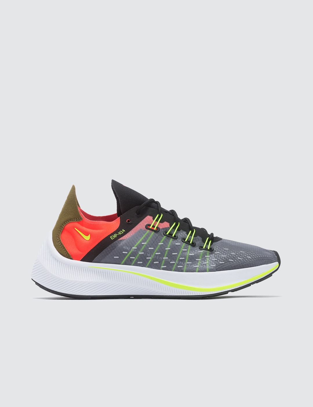 nike future fast racer trainers