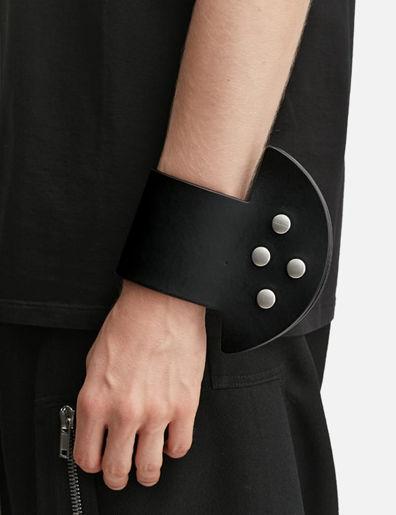 Rick Owens - PYRAMID RING | HBX - Globally Curated Fashion