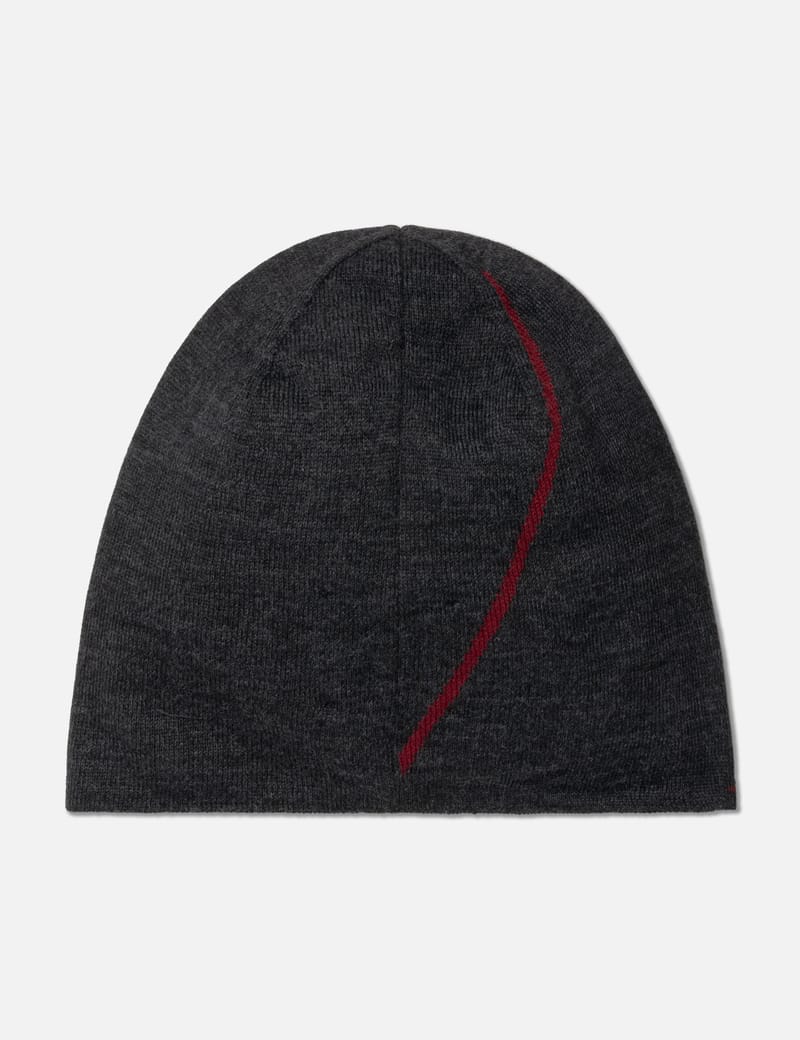 ROA Logo Wool Beanie - Merino wool blend beanie with contrast logo