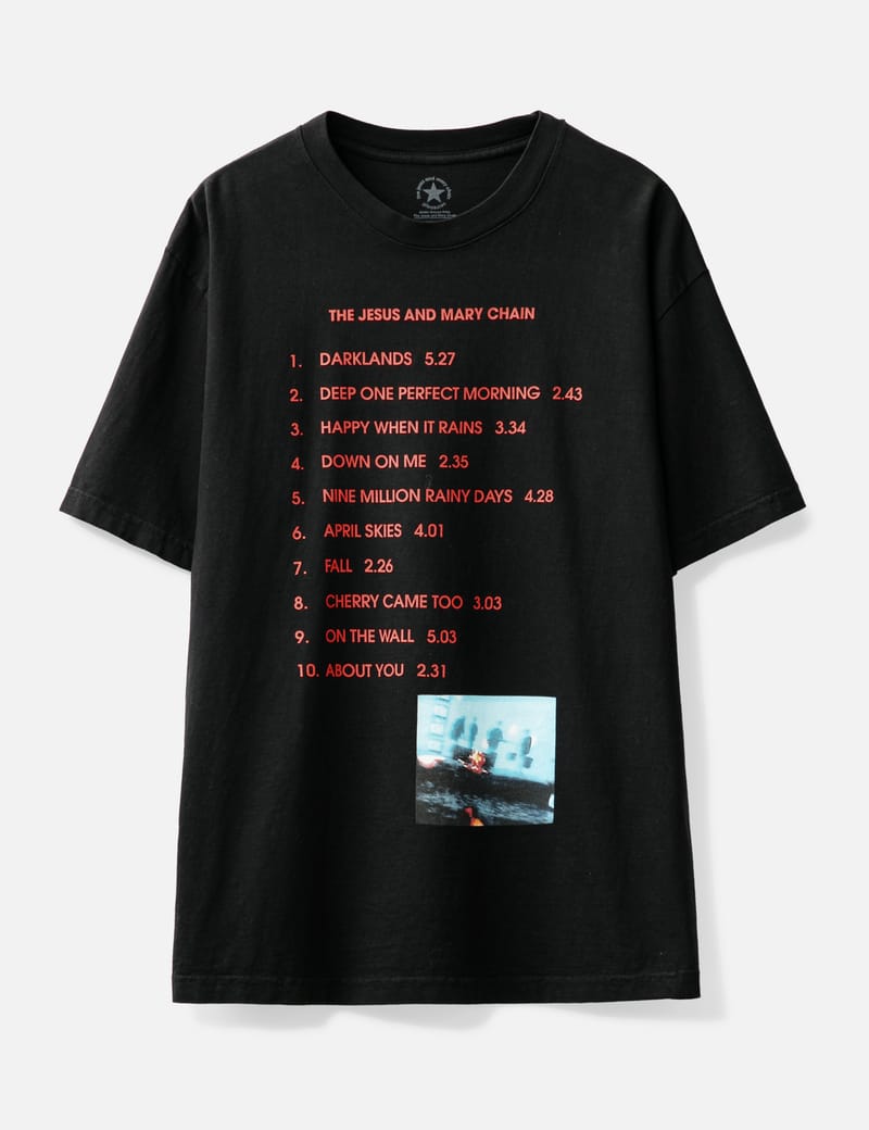 【PLEASURES】 DARKLANDS T-SHIRT Black Pleasures - DARKLANDS T-SHIRT | HBX - Globally Curated