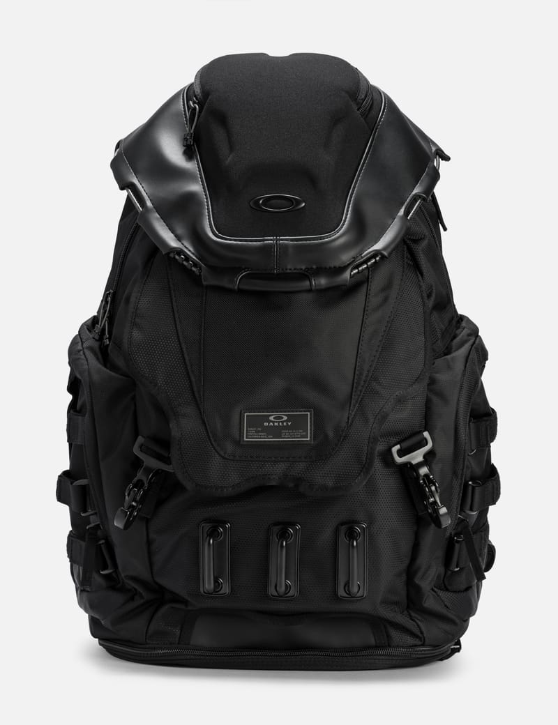Oakley Kitchen Sink - 34L rugged, water-repellent backpack in