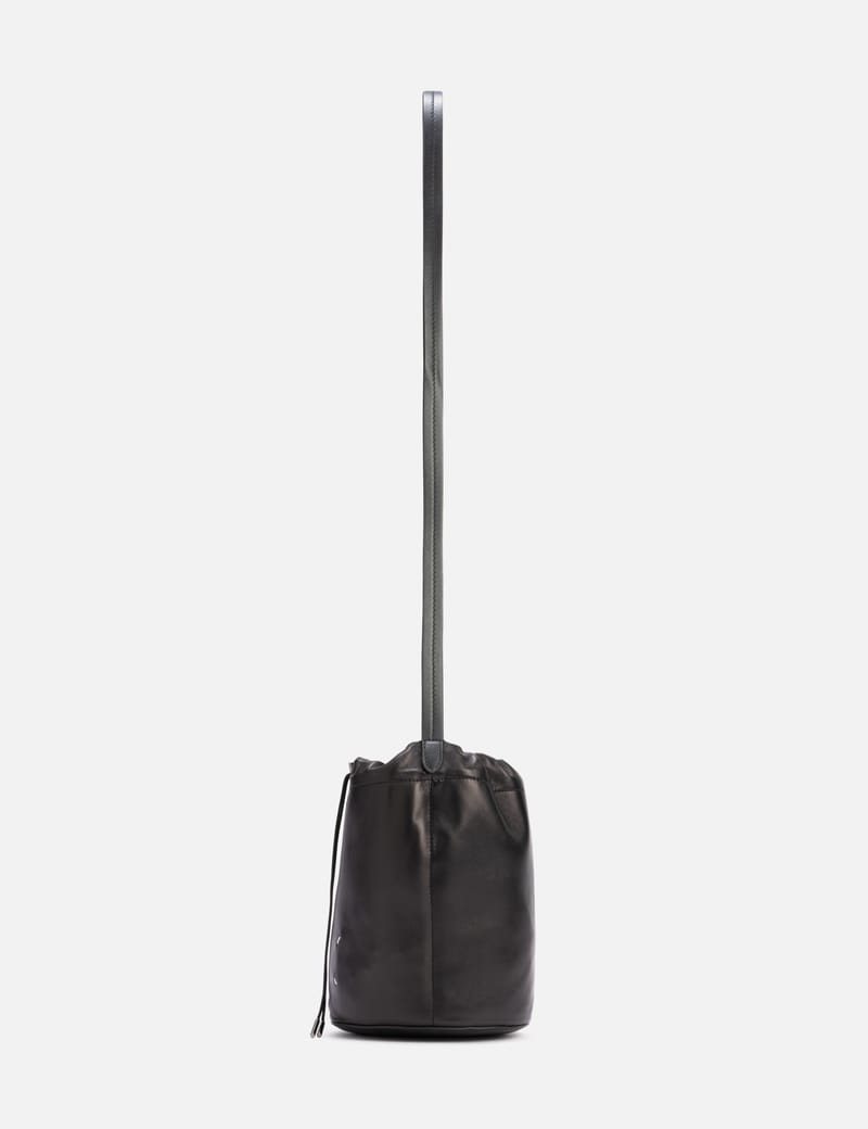 メゾンマルジェラ ホリデーノベルティ ストラップポーチ Maison Margiela Draw-String Pouch - 柔らかなナッパレザー製