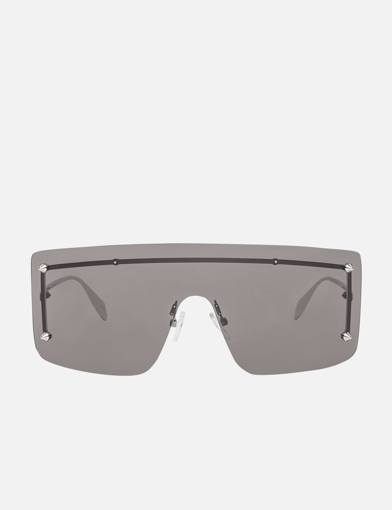 Sunglasses with cheap studs on top