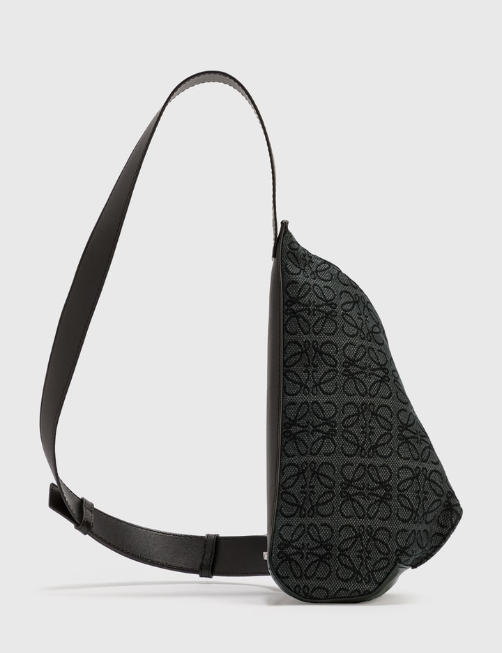 Loewe アントン スリング HBX ハイプビースト(Hypebeast)が厳選したグローバルファッション&ライフスタイル