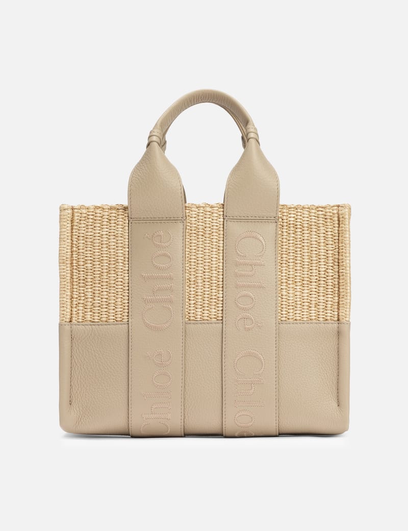 トートバッグ CHLOE SMALL WOODY TOTE BAG Chloé Small Woody Tote Bag In Linen in White - Blue | Chloé UZ