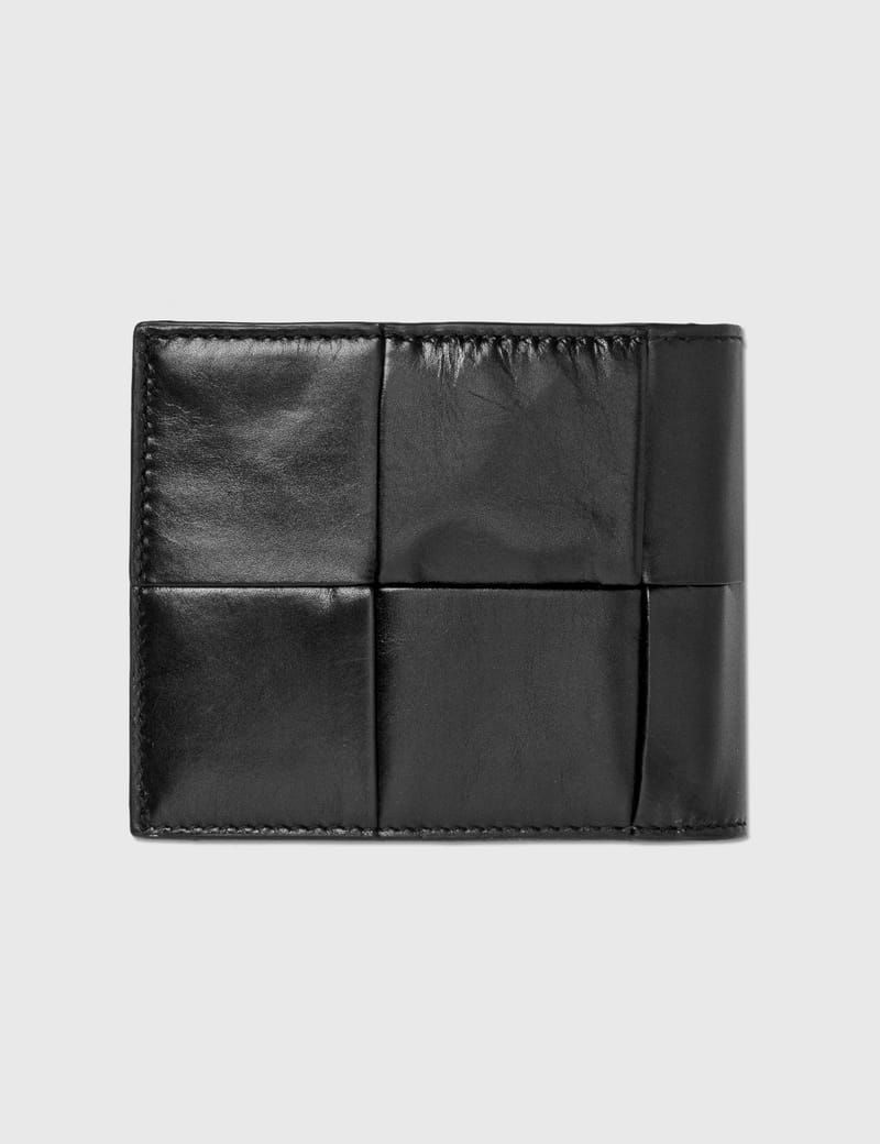 折りたたみ財布 Bottega Veneta Bi-Fold Wallet In Leather Bottega Veneta - Cassette Bi-Fold Wallet | HBX - Globally