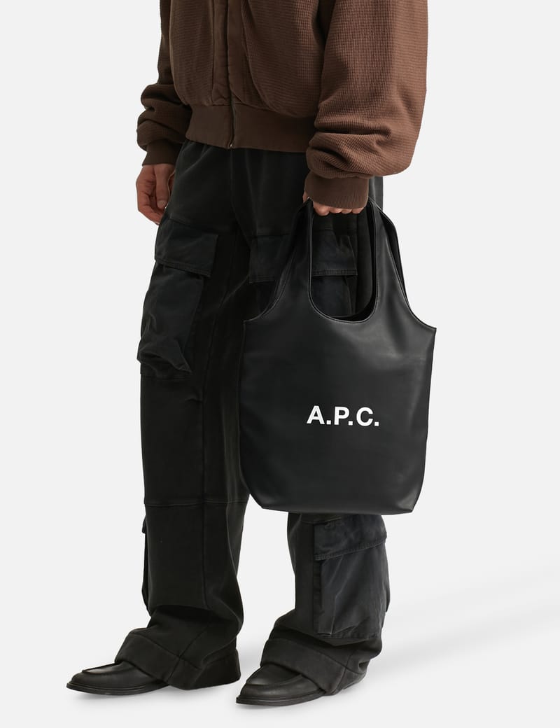 A.P.C. Ninon Tote Bag Small - ミニマルな黒のスモールトート。肩掛け