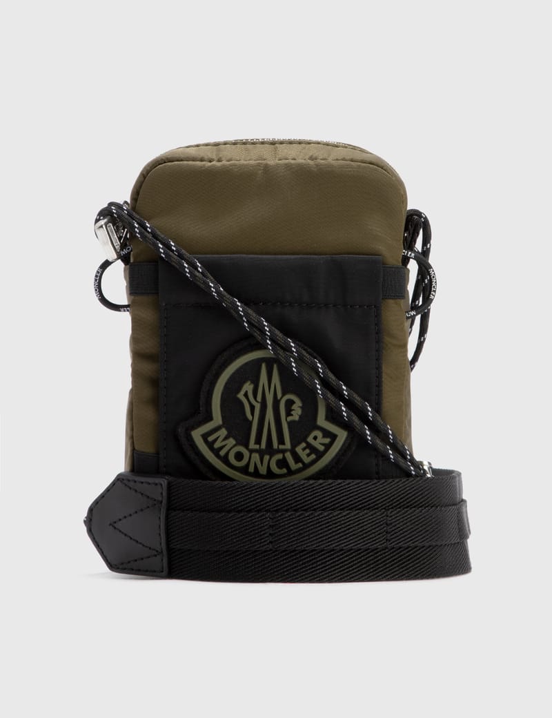 バッグ MONCLER EXTREME PHONE CASE Moncler's New Extreme Phone Case Is Crafted From Military