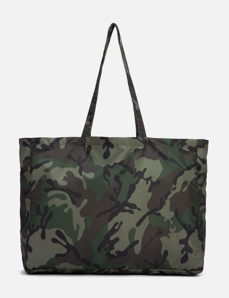 ★ Leey★ LOGO TOTE BAG CAMO P0000ELJ YEEL - Logo Tote Bag Camo | HBX - Globally Curated Fashion