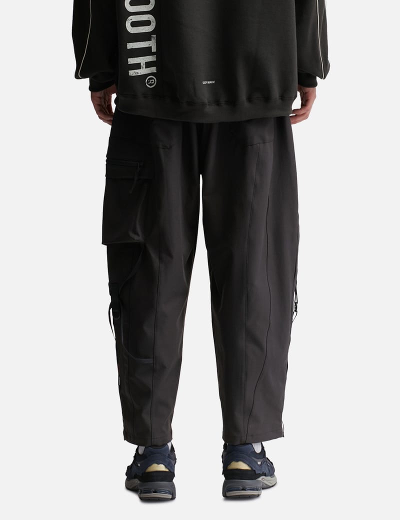 GOOPiMADE® TIGHTBOOTH Strap Baggy Slacks 新着