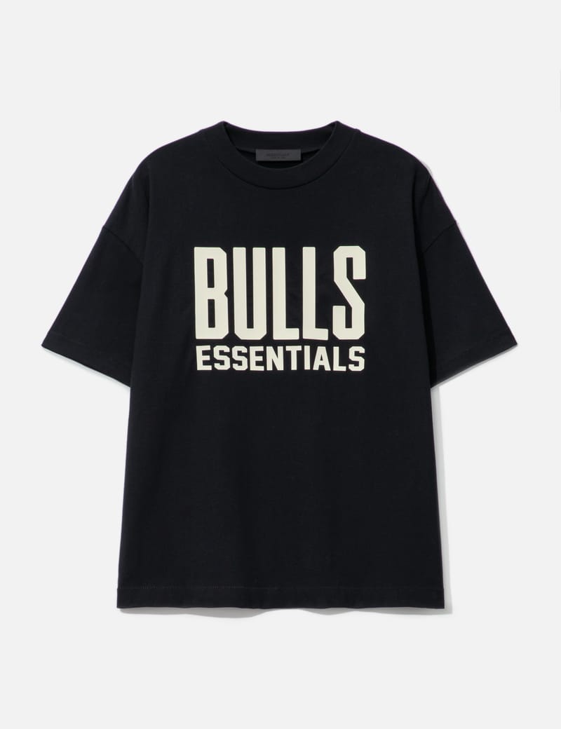 【FOG Essentials】★Tシャツ★ Essentials Bulls Tee Chicago Bulls Fear of God Unisex NBA x ESSENTIALS T-Shirt