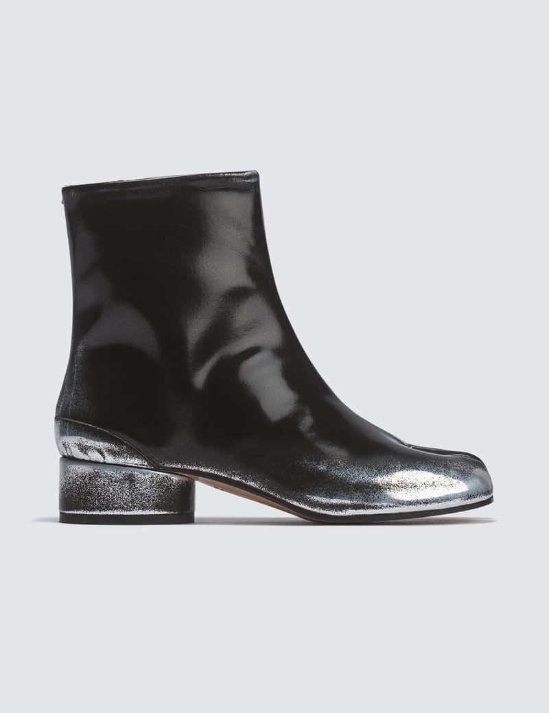 靴 maison margiela tabi boost Maison Margiela - Tabi Ankle Boots | HBX - Globally Curated