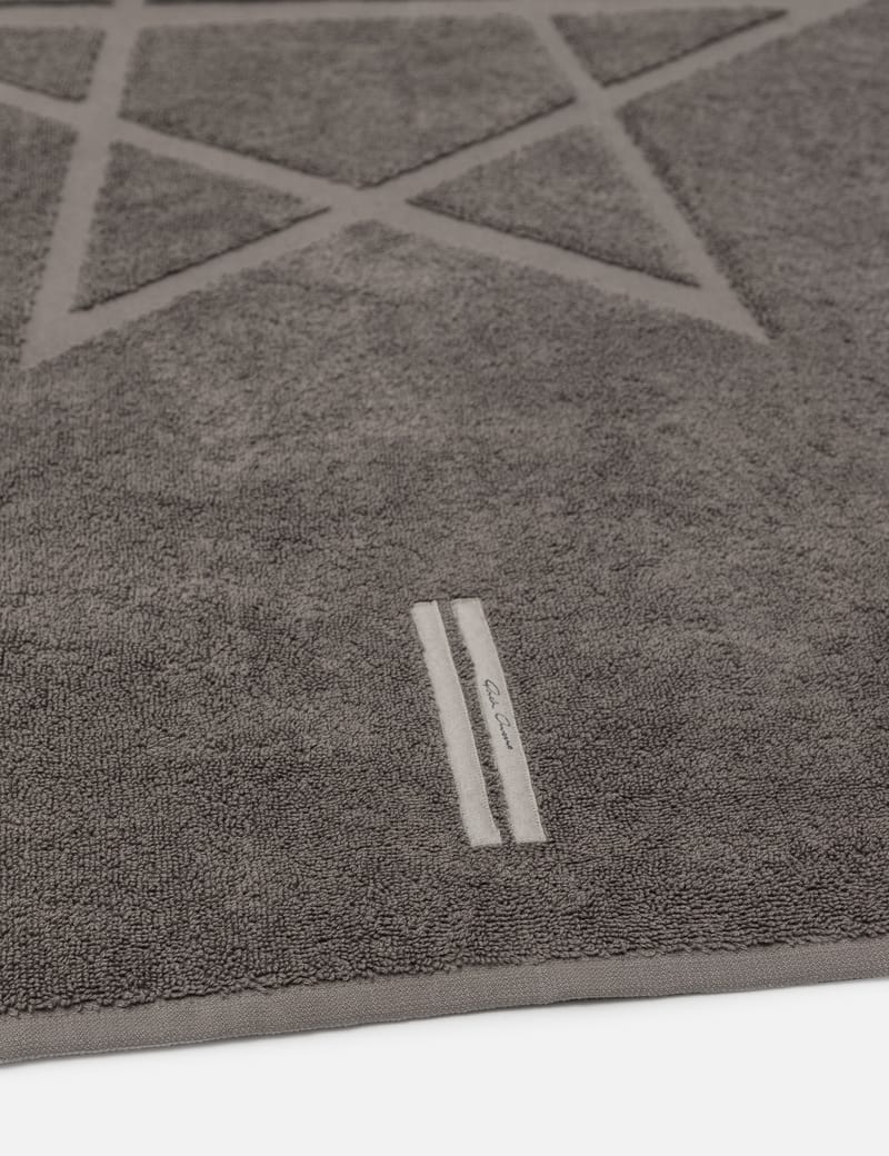 Rick Owens - PENTAGRAM BEACH TOWEL | HBX - Globally Curated