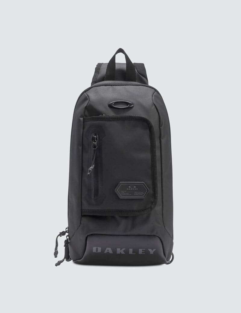 Oakley Training One Shoulder Bag HBX Globally Curated