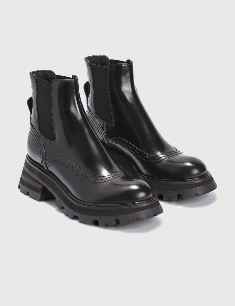 Alexander McQueen ブラックチェルシーブーツ 16826479_54403610_600.jpg